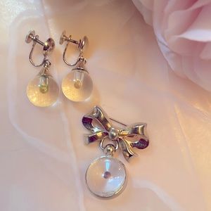 Coro 1950’s mustard seed lucite bow pin and earrings set